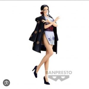 Figurine Glitter & Glamours Robin Wano Lot A avec son manteau One Piece Bandai